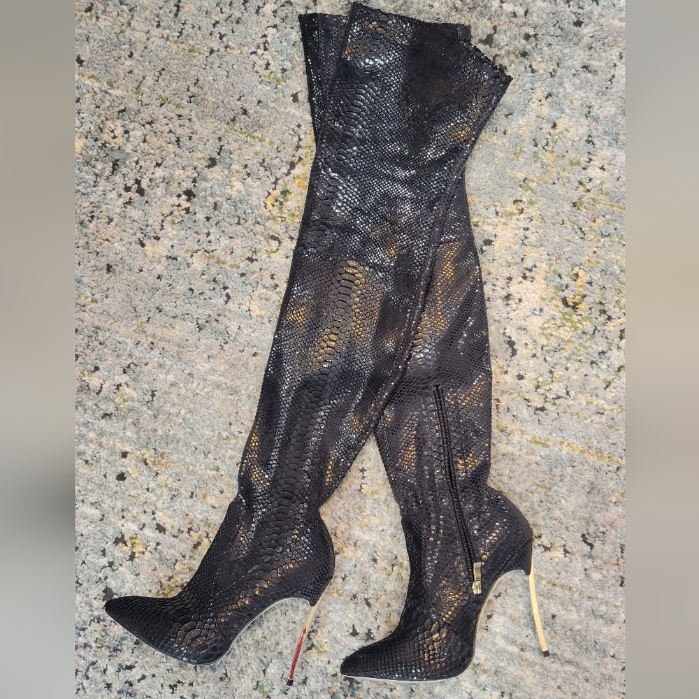 Women's over the knee stiletto black snake print boots 7.5